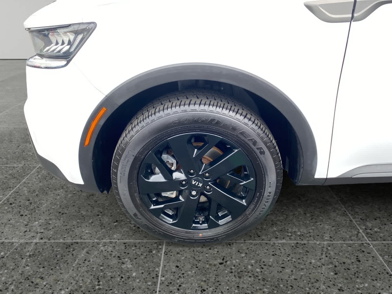 2021 Kia Sorento S - Photo 14