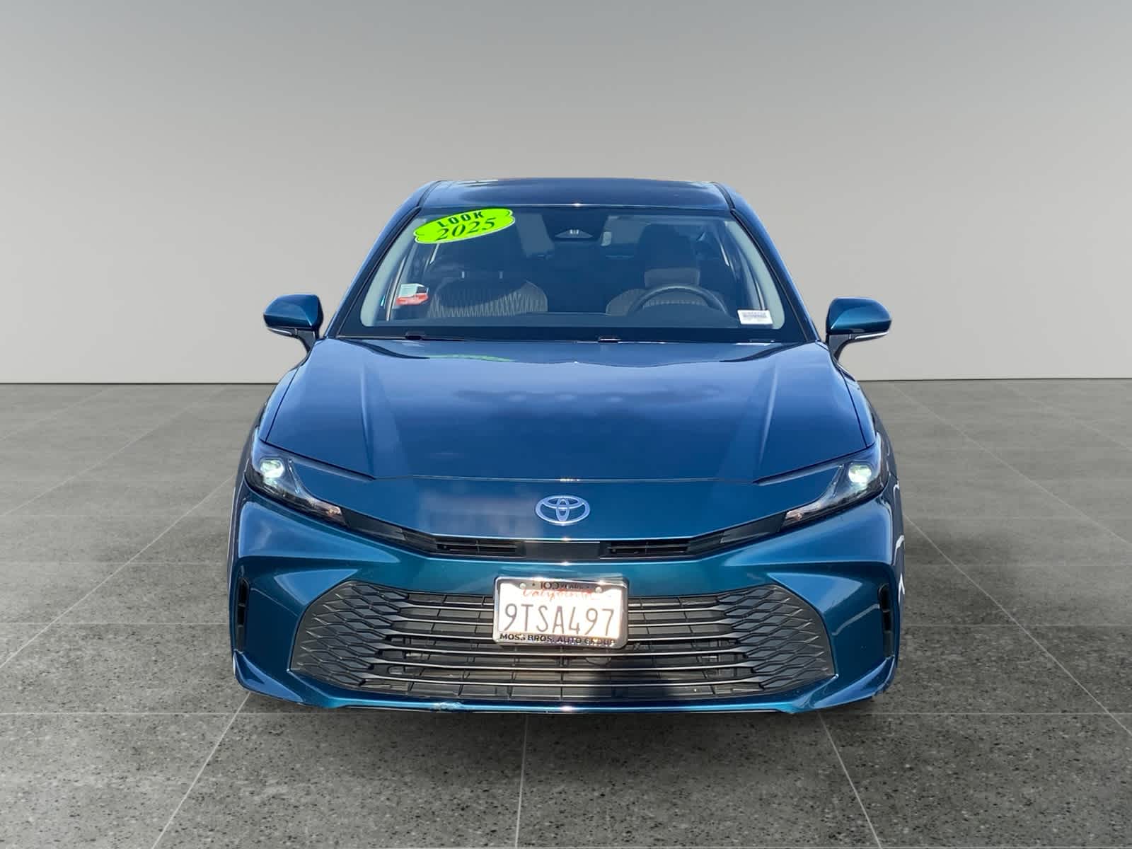 2025 Toyota Camry LE - Photo 8