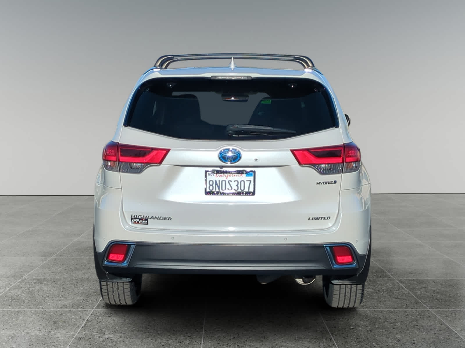 2019 Toyota Highlander Hybrid Limited photo 2