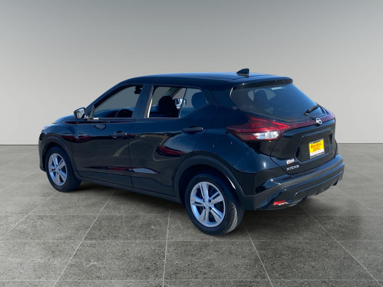 2024 Nissan Kicks S photo 3