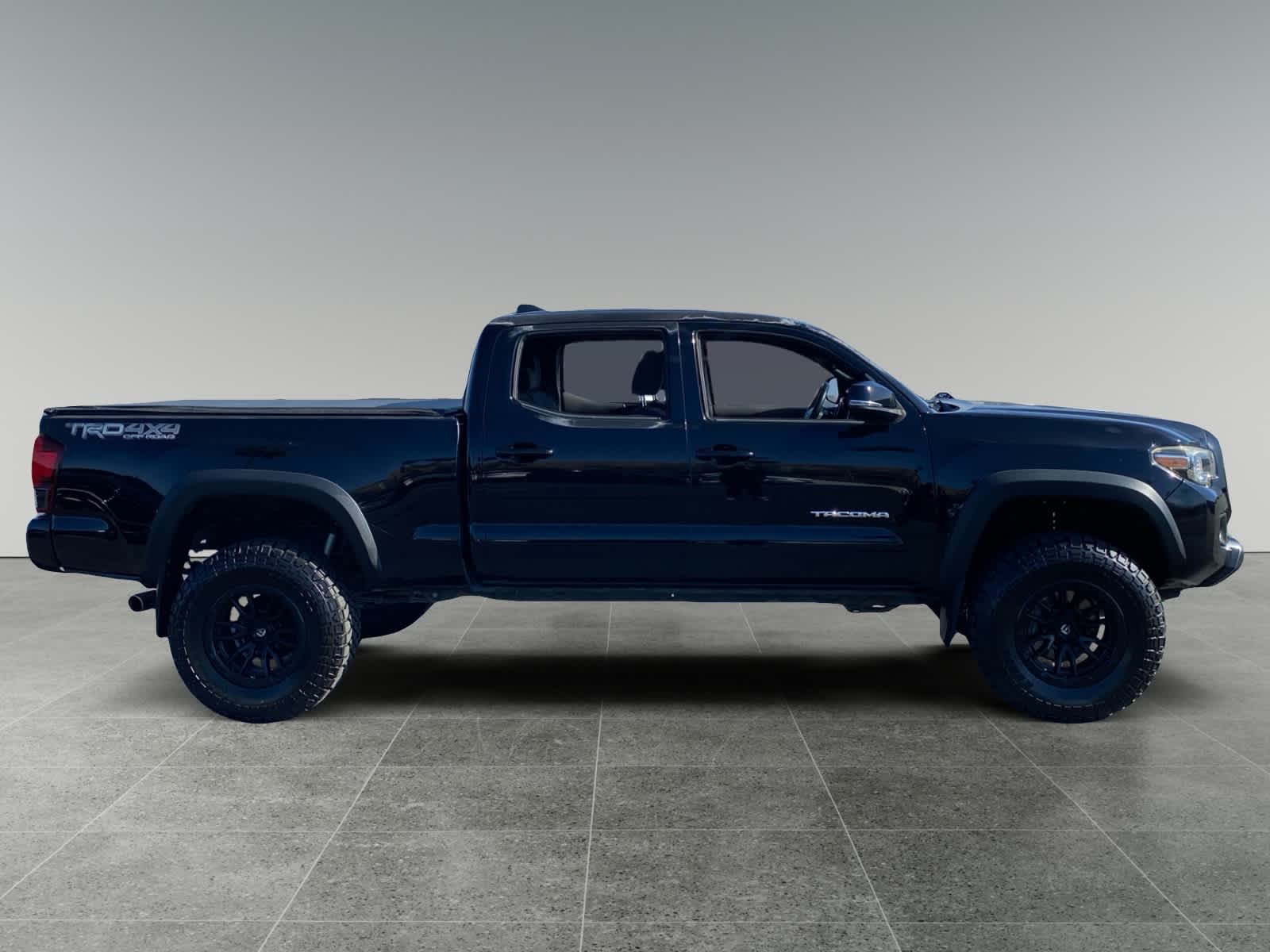 2019 Toyota Tacoma SR5 V6 photo 6
