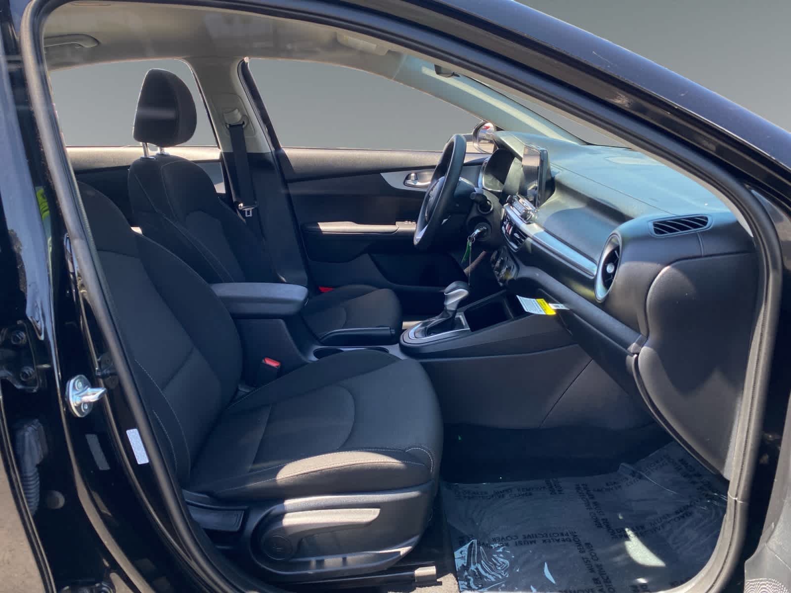 2024 Kia Forte LXS - Photo 15