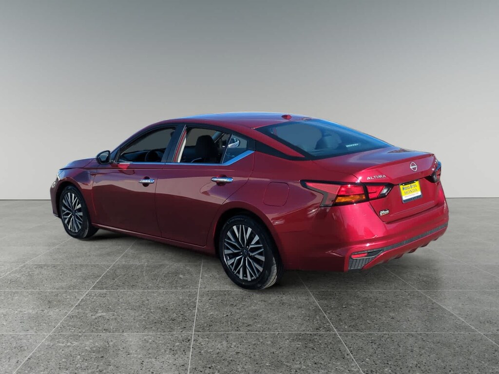 Used 2024 Nissan Altima 2.5 SV Sedan