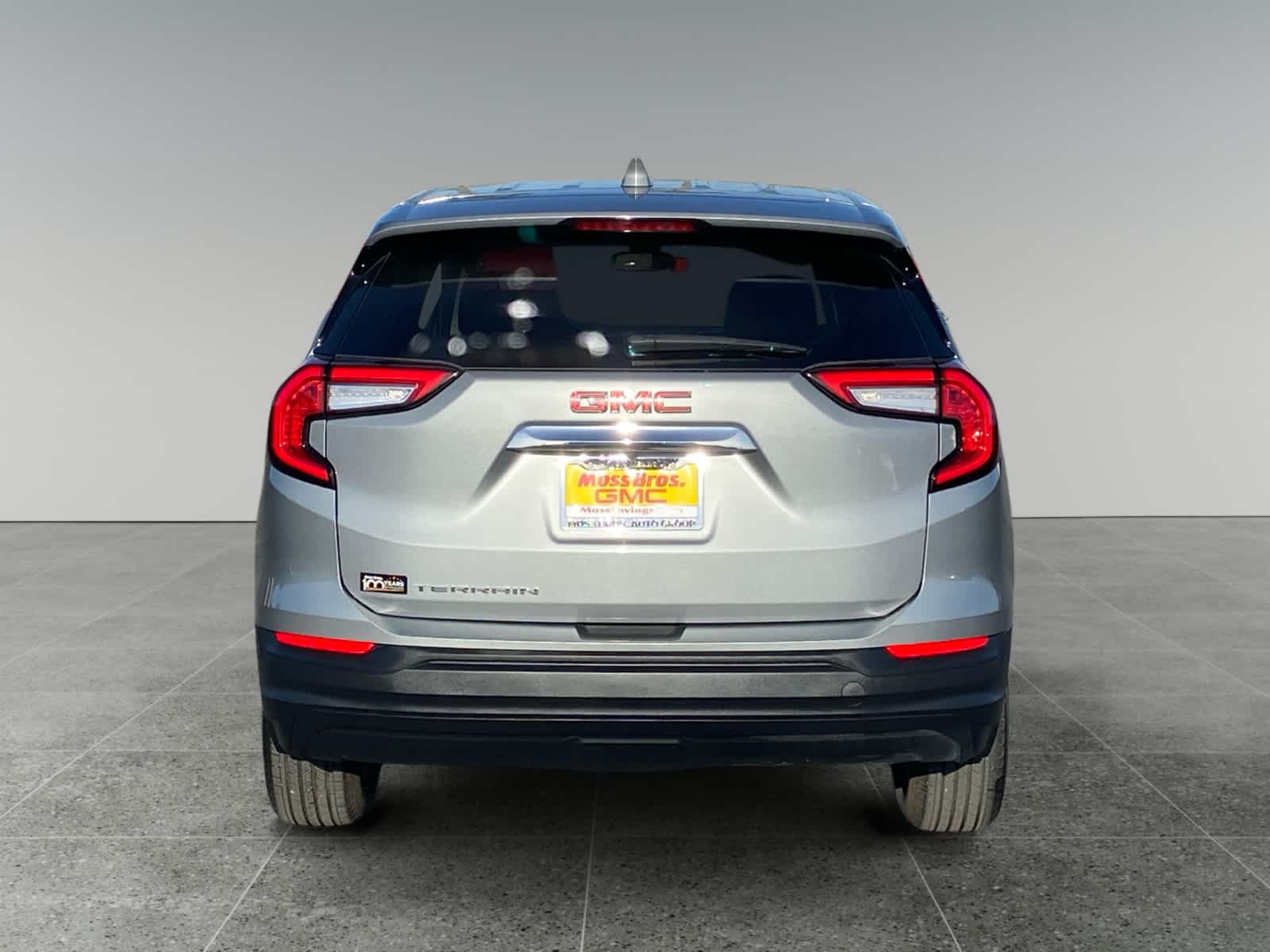 2024 GMC Terrain SLE photo 4