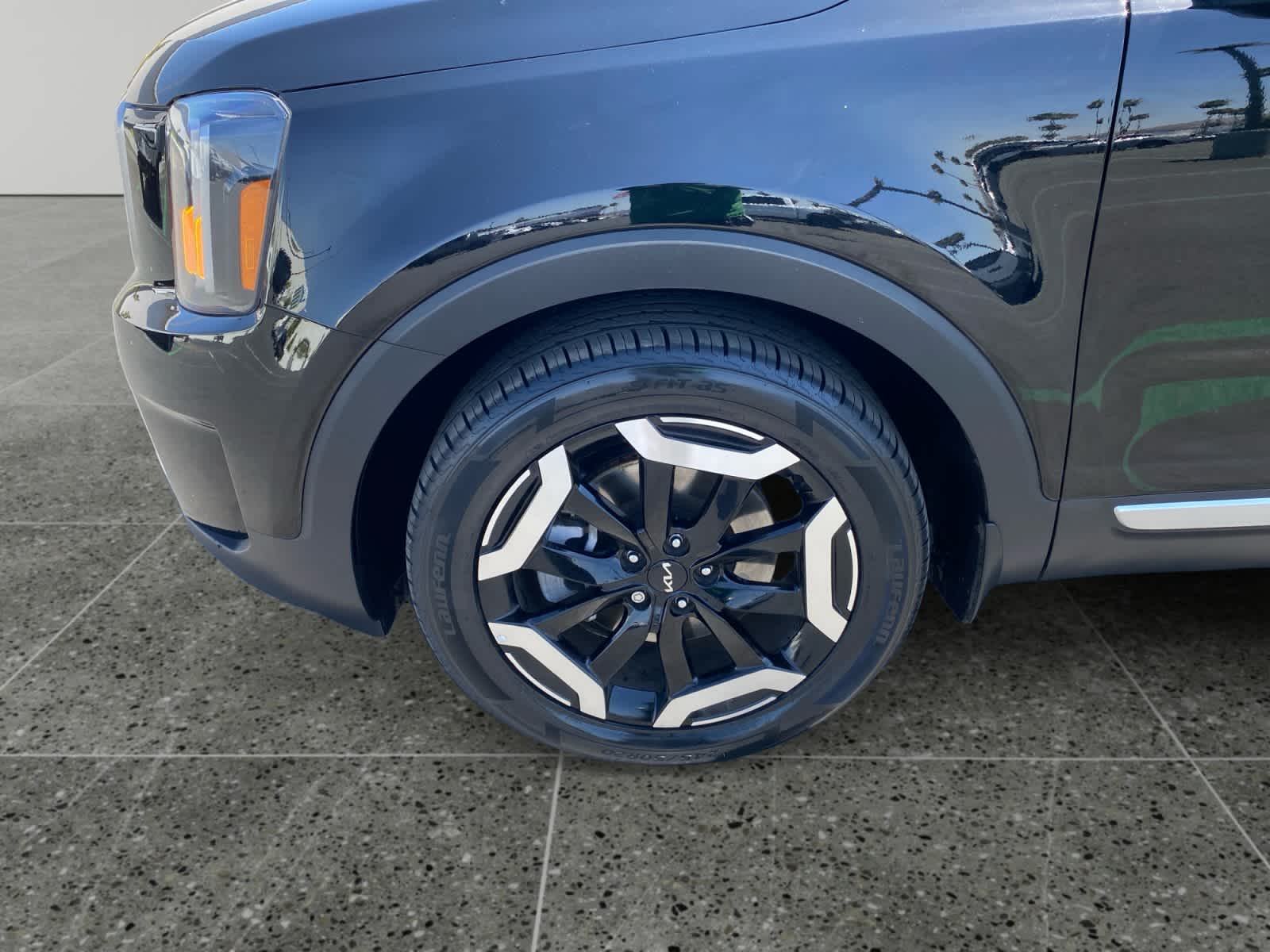 2024 Kia Telluride S - Photo 14
