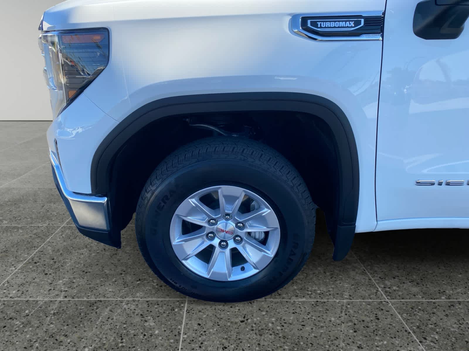 2026 GMC Sierra 1500 SLE - Photo 14