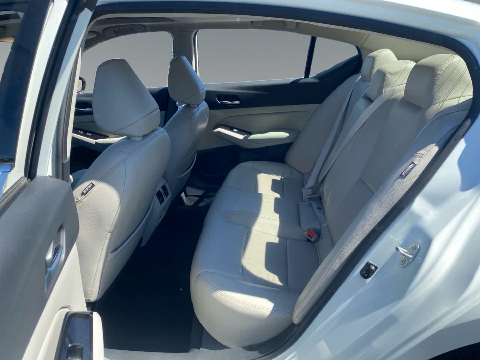 2022 Nissan Altima Platinum - Photo 13