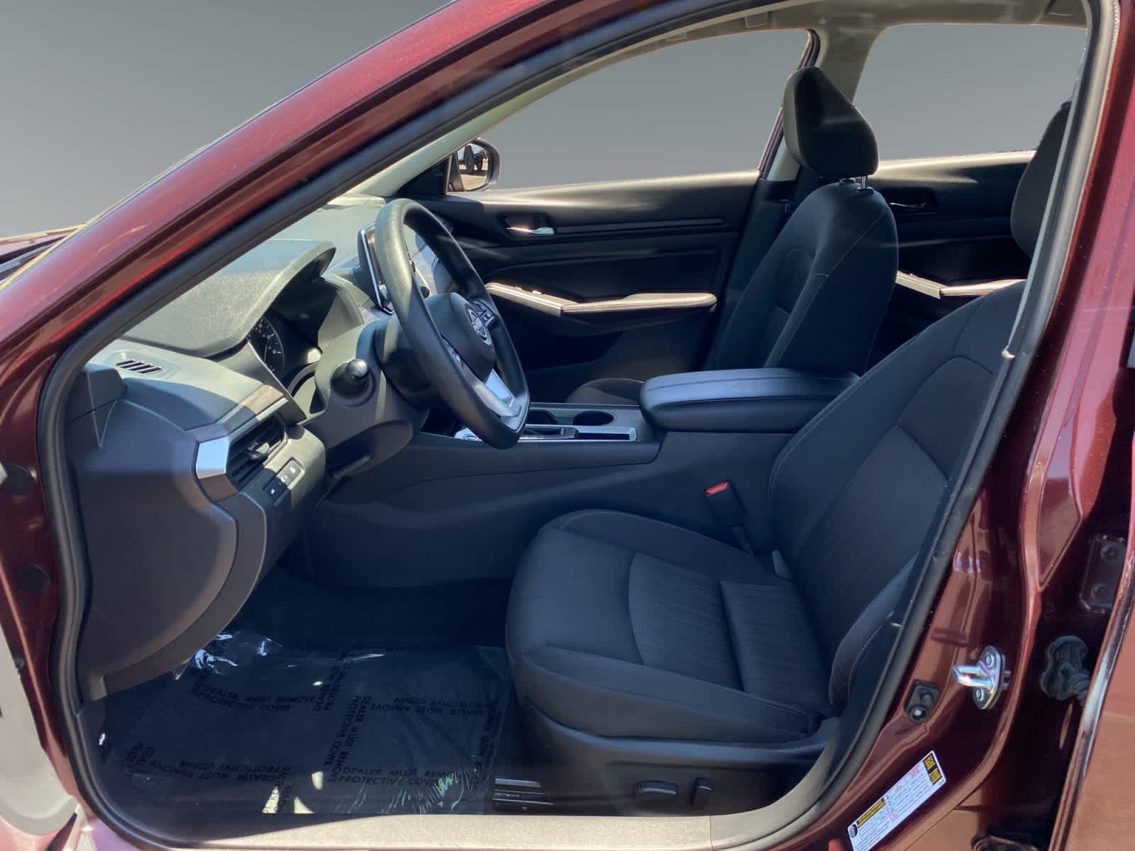2025 Nissan Altima SV - Photo 9