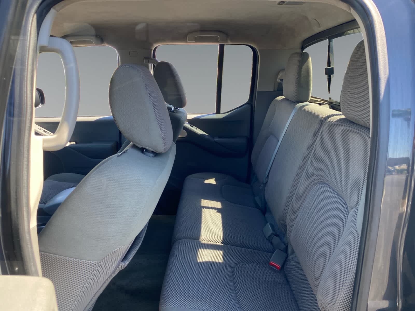 2015 Nissan Frontier SV - Photo 13