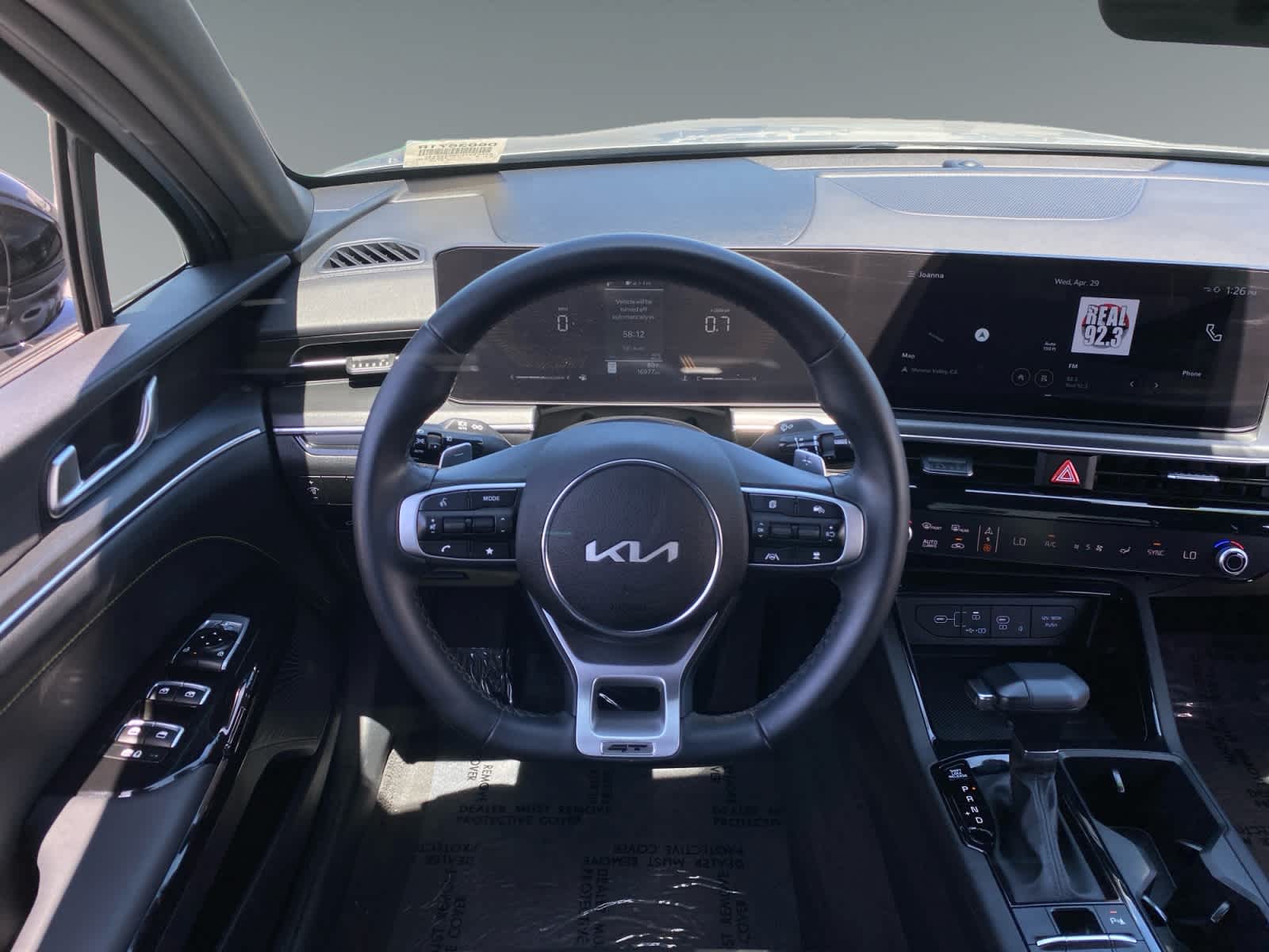 2025 Kia K5 GT - Photo 12