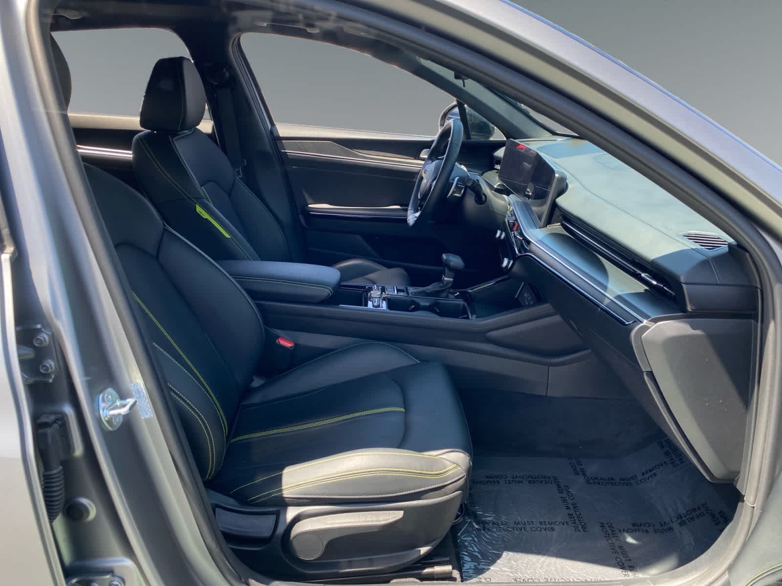 2025 Kia K5 GT - Photo 15