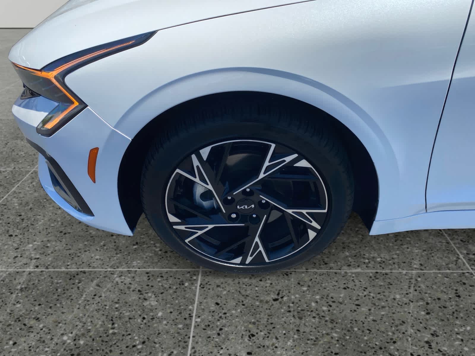 2025 Kia K5 GT-Line - Photo 14