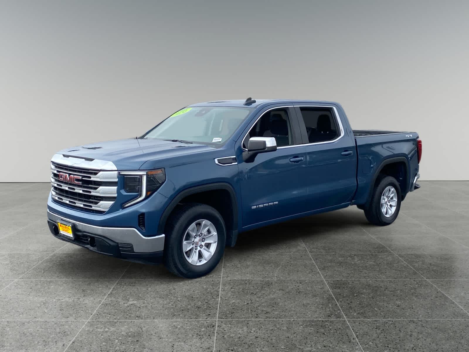 2024 GMC Sierra 1500 SLE — photo 1 of 2