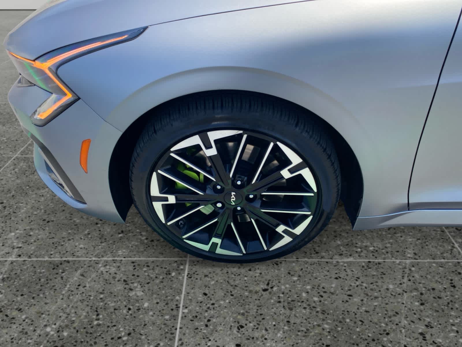 2025 Kia K5 GT - Photo 14