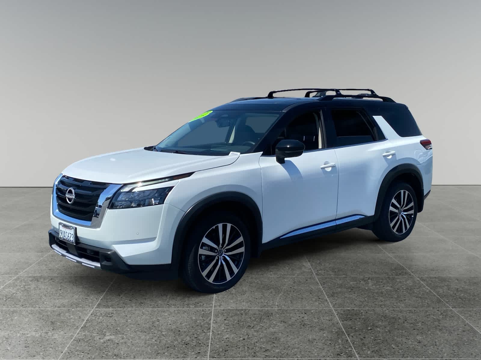2025 Nissan Pathfinder Platinum 2WD's photo