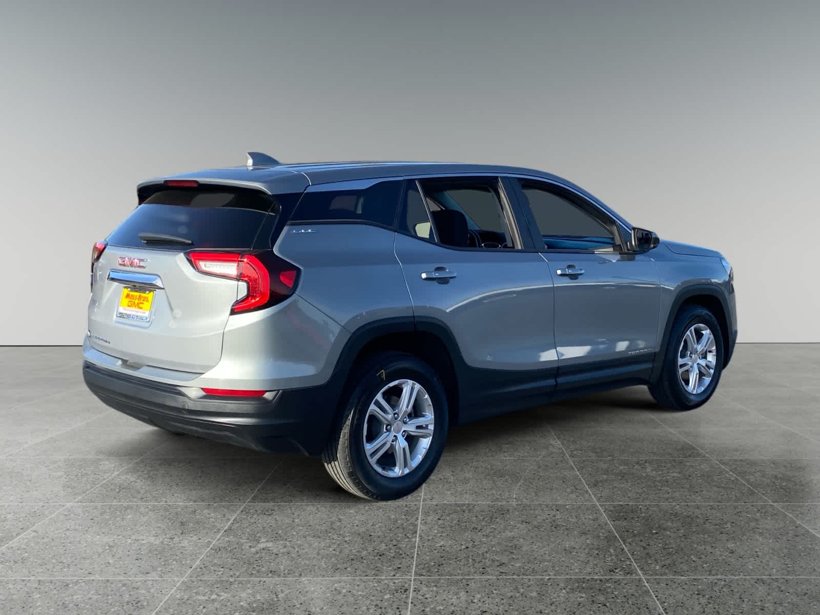 2024 GMC Terrain SLE photo 5