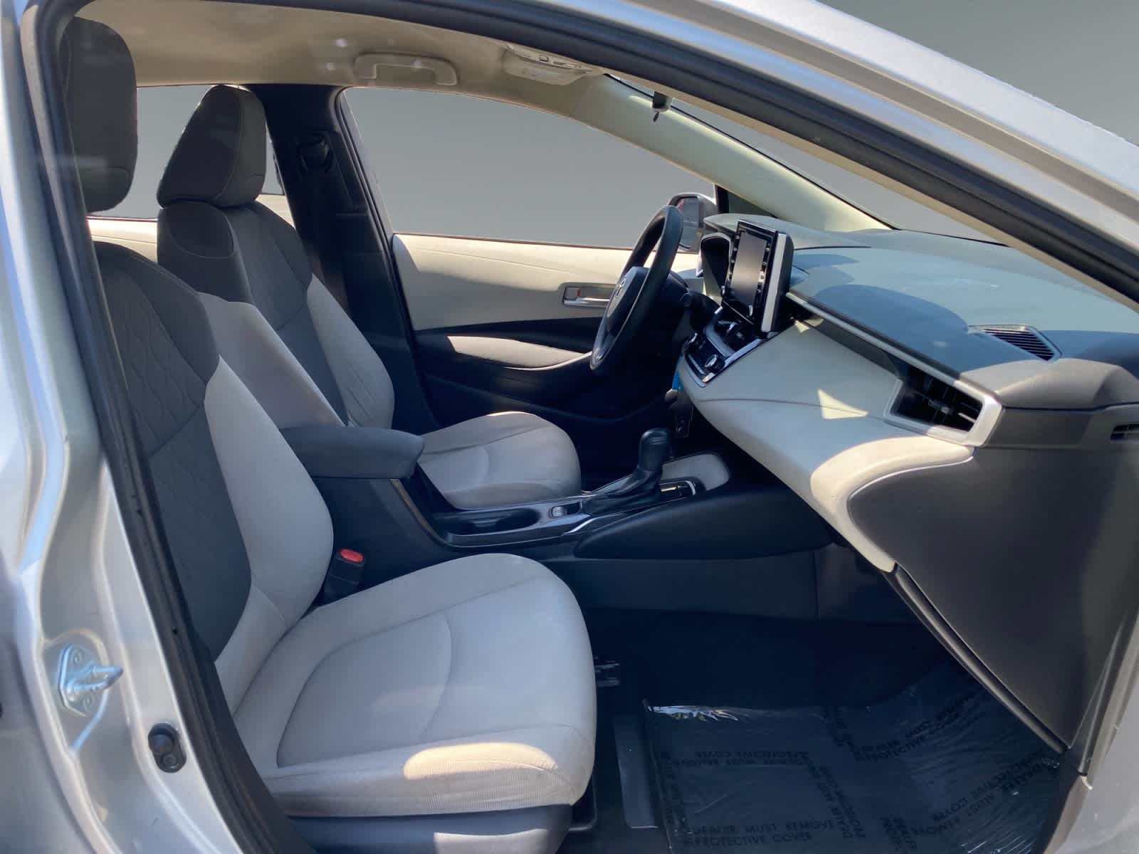 2021 Toyota Corolla LE - Photo 15