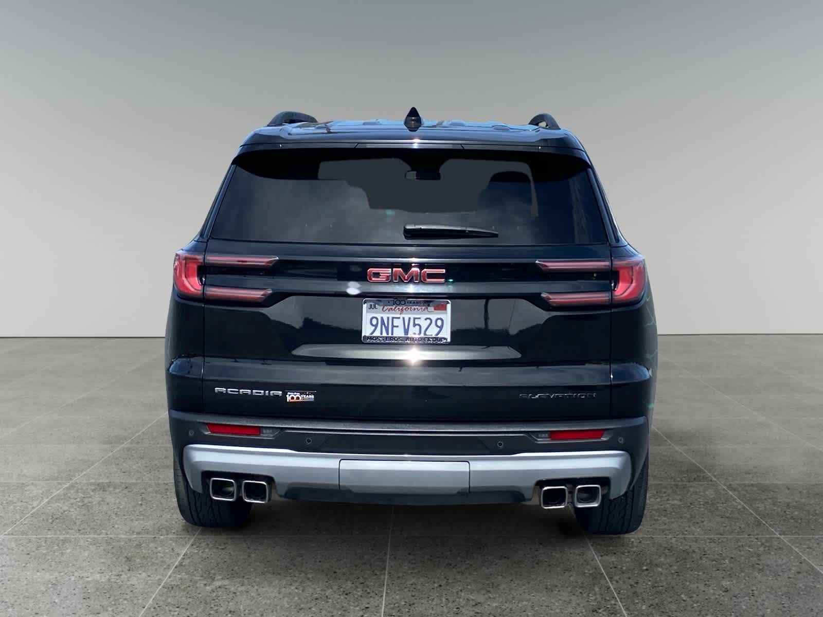 2024 GMC Acadia Elevation photo 4