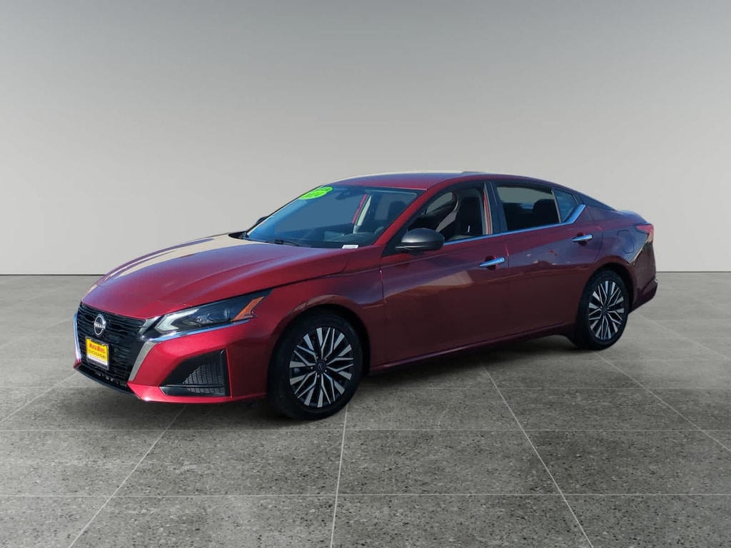 Used 2024 Nissan Altima 2.5 SV Sedan