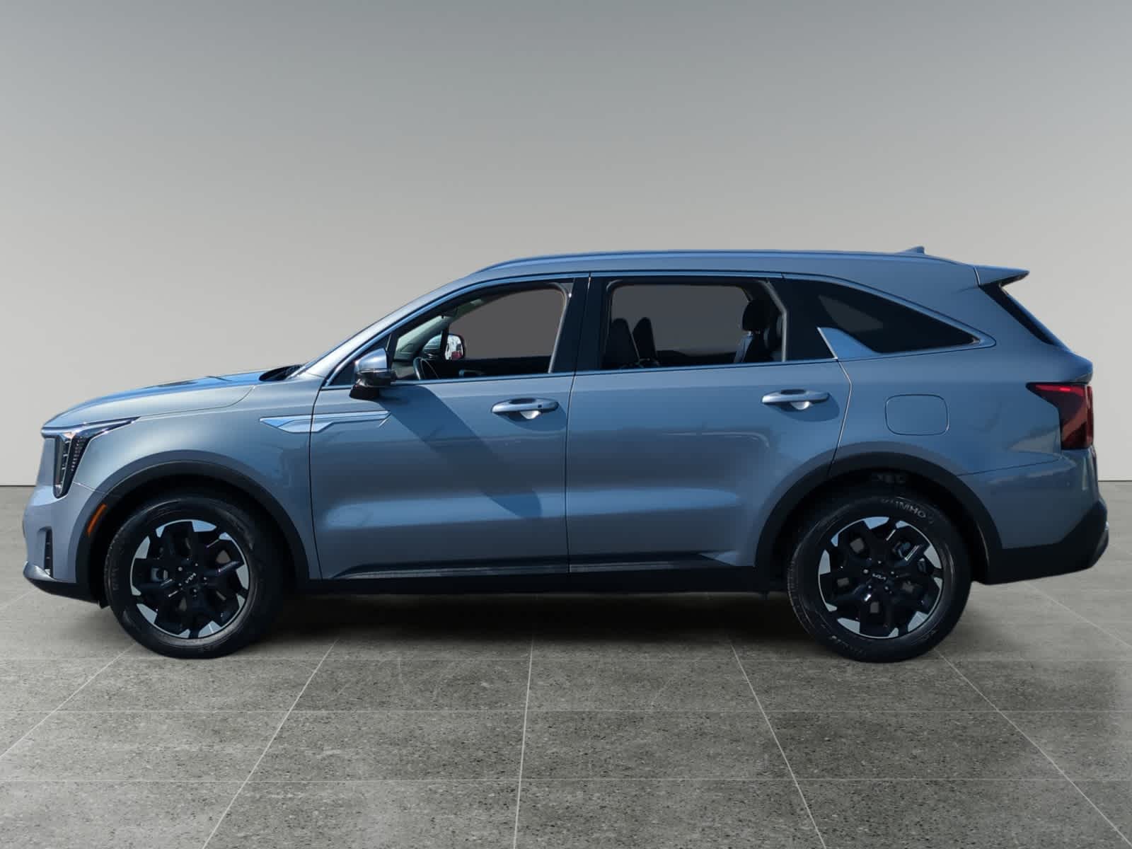 2024 Kia Sorento S photo 2