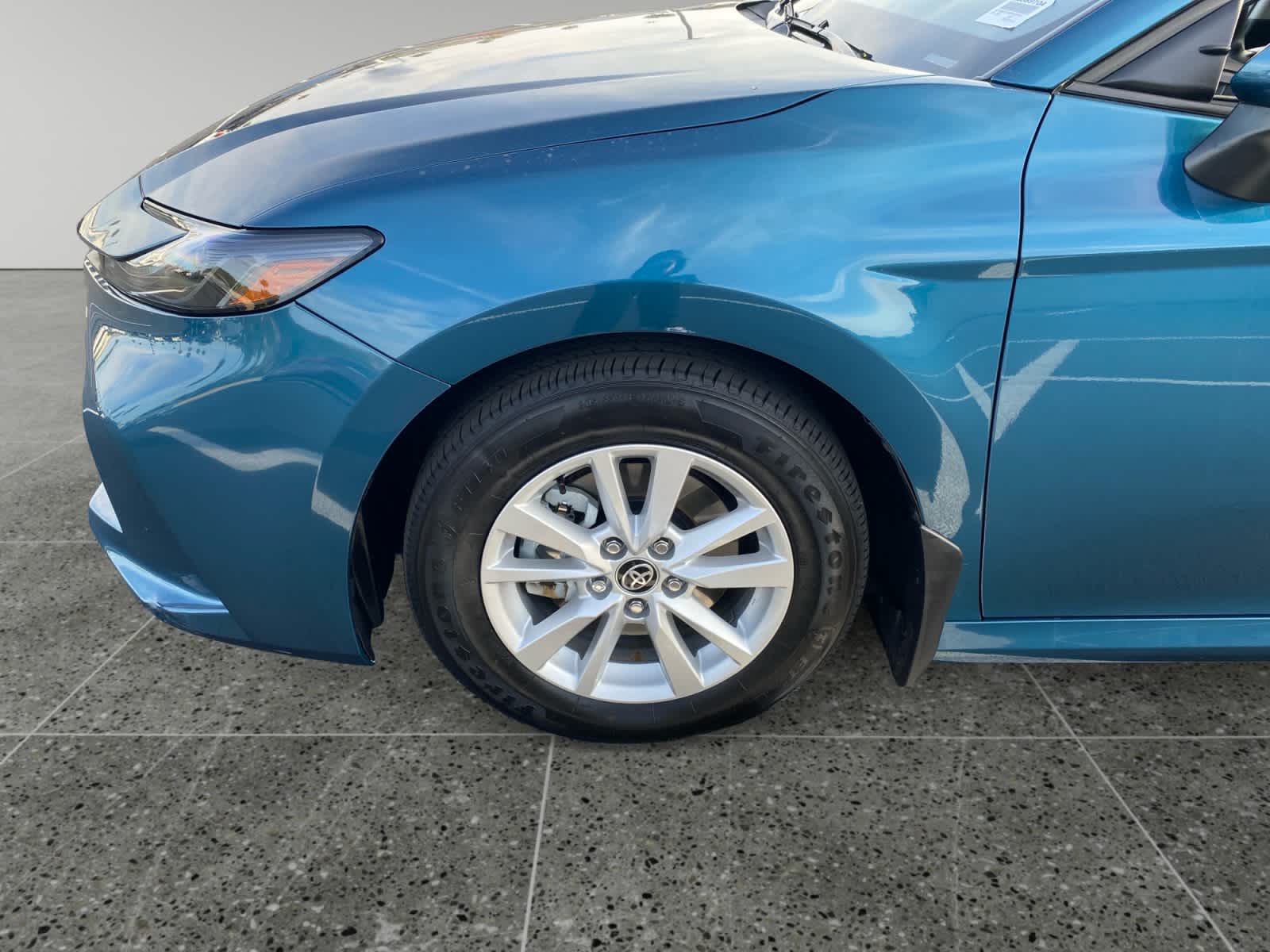 2025 Toyota Camry LE - Photo 14