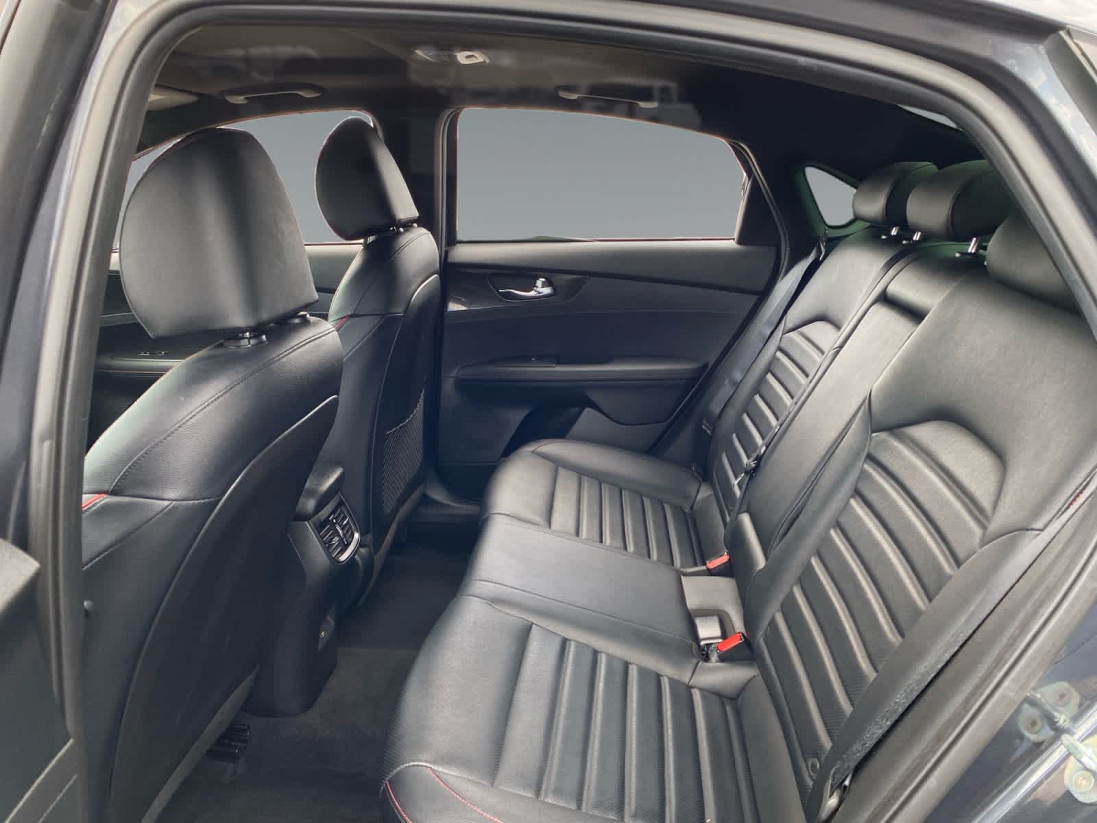 2023 Kia Forte GT - Photo 13