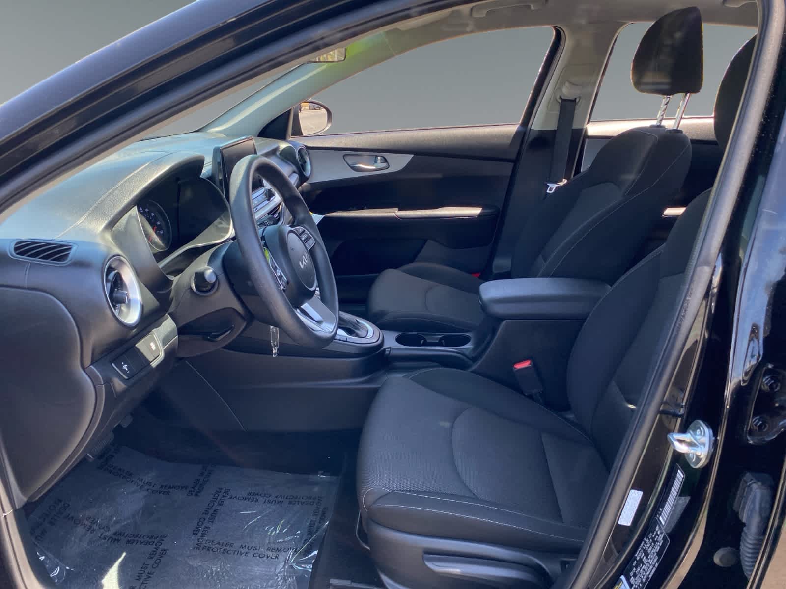 2024 Kia Forte LXS - Photo 9