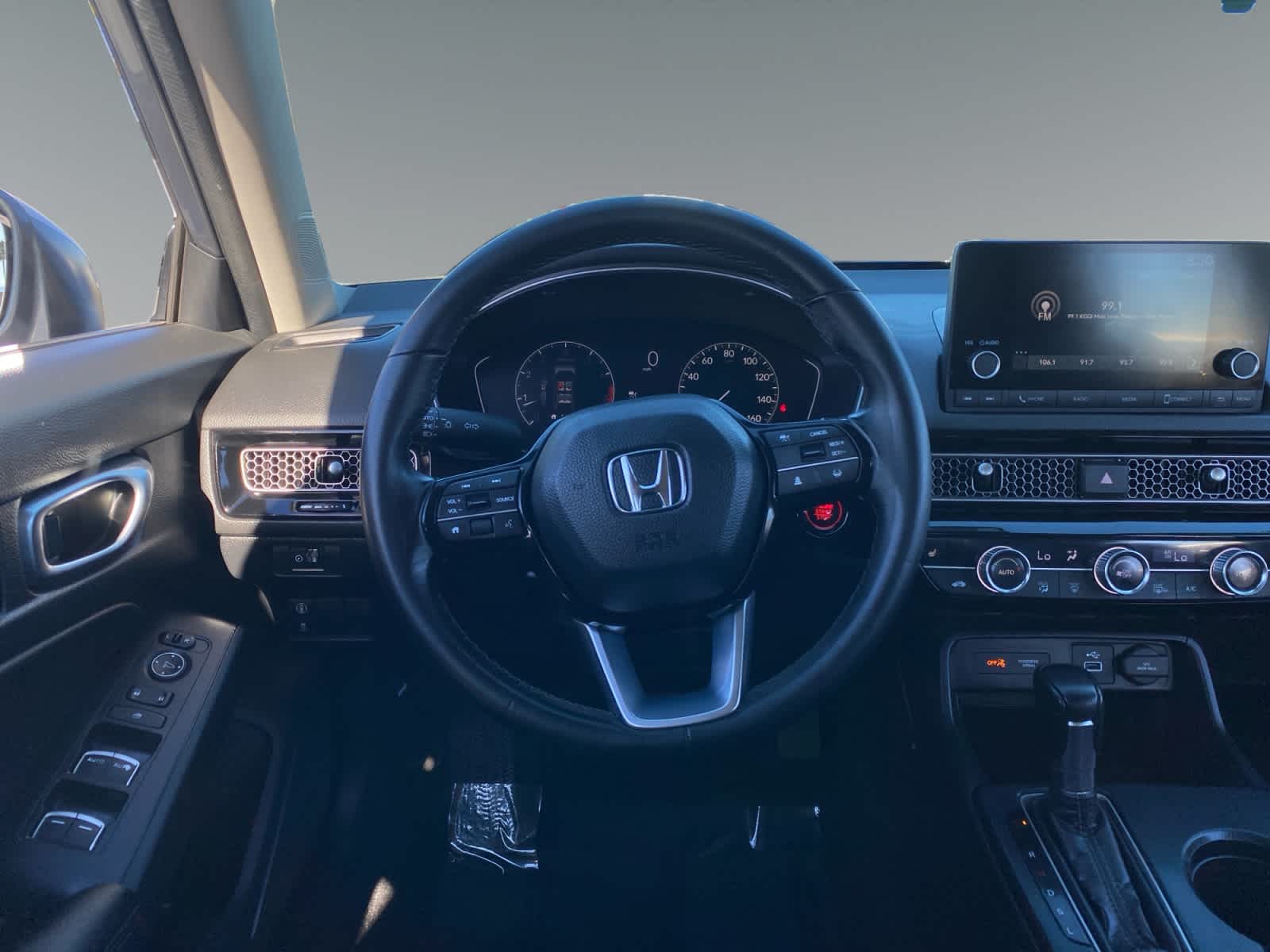 2024 Honda Civic Hatchback EX-L - Photo 12