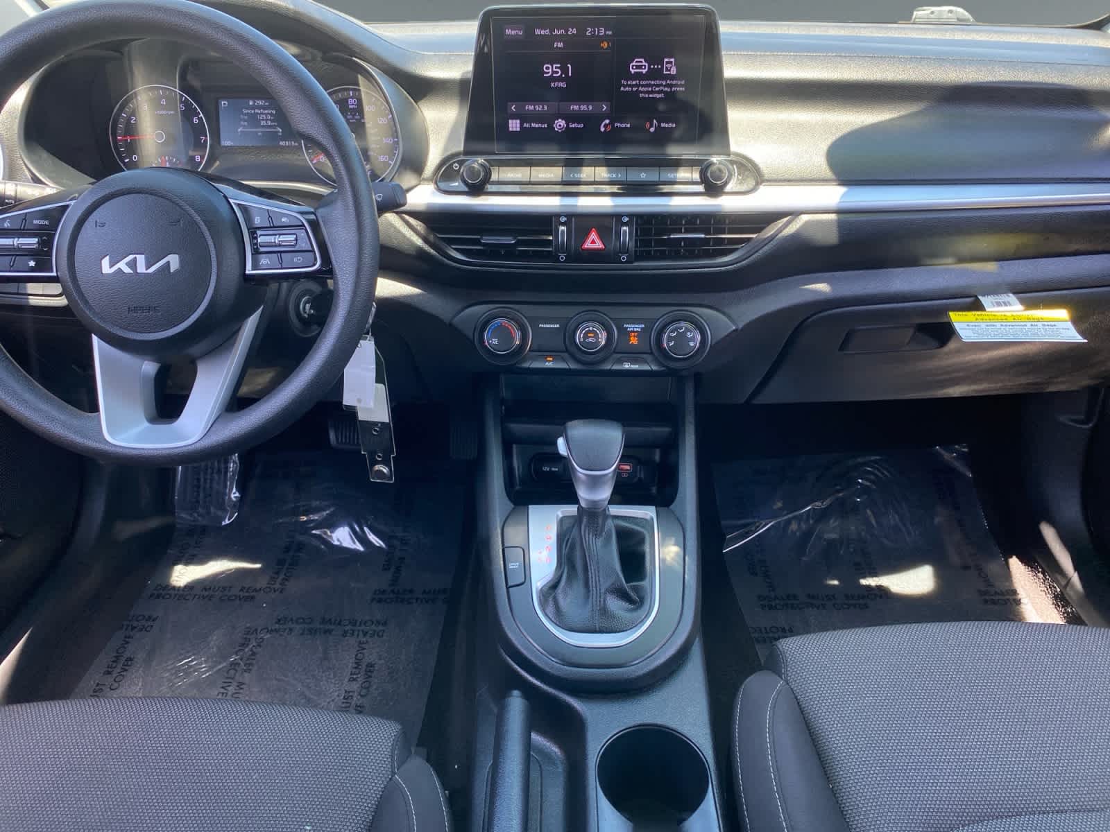 2024 Kia Forte LXS - Photo 11