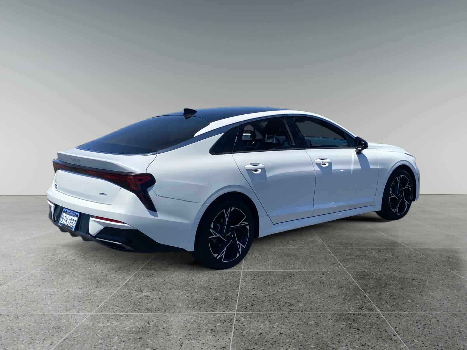 2025 Kia K5 GT-Line - Photo 5