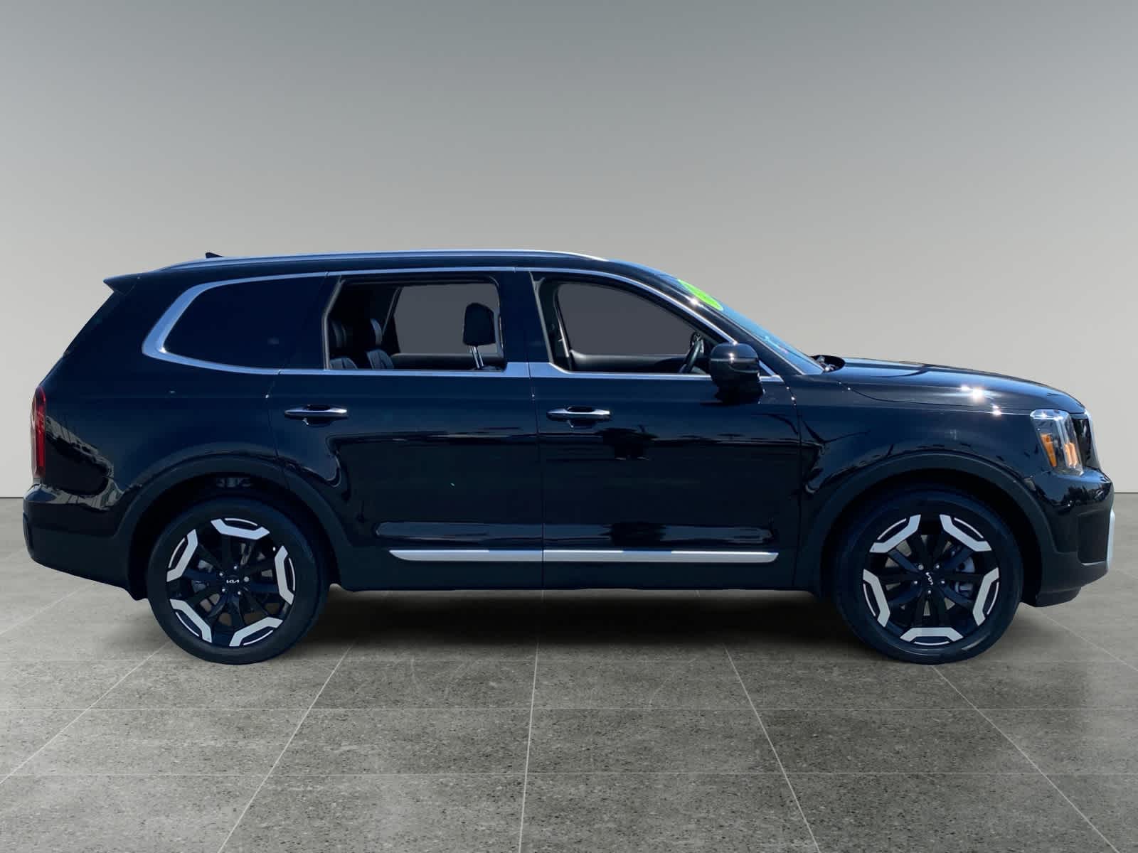 2024 Kia Telluride S - Photo 6