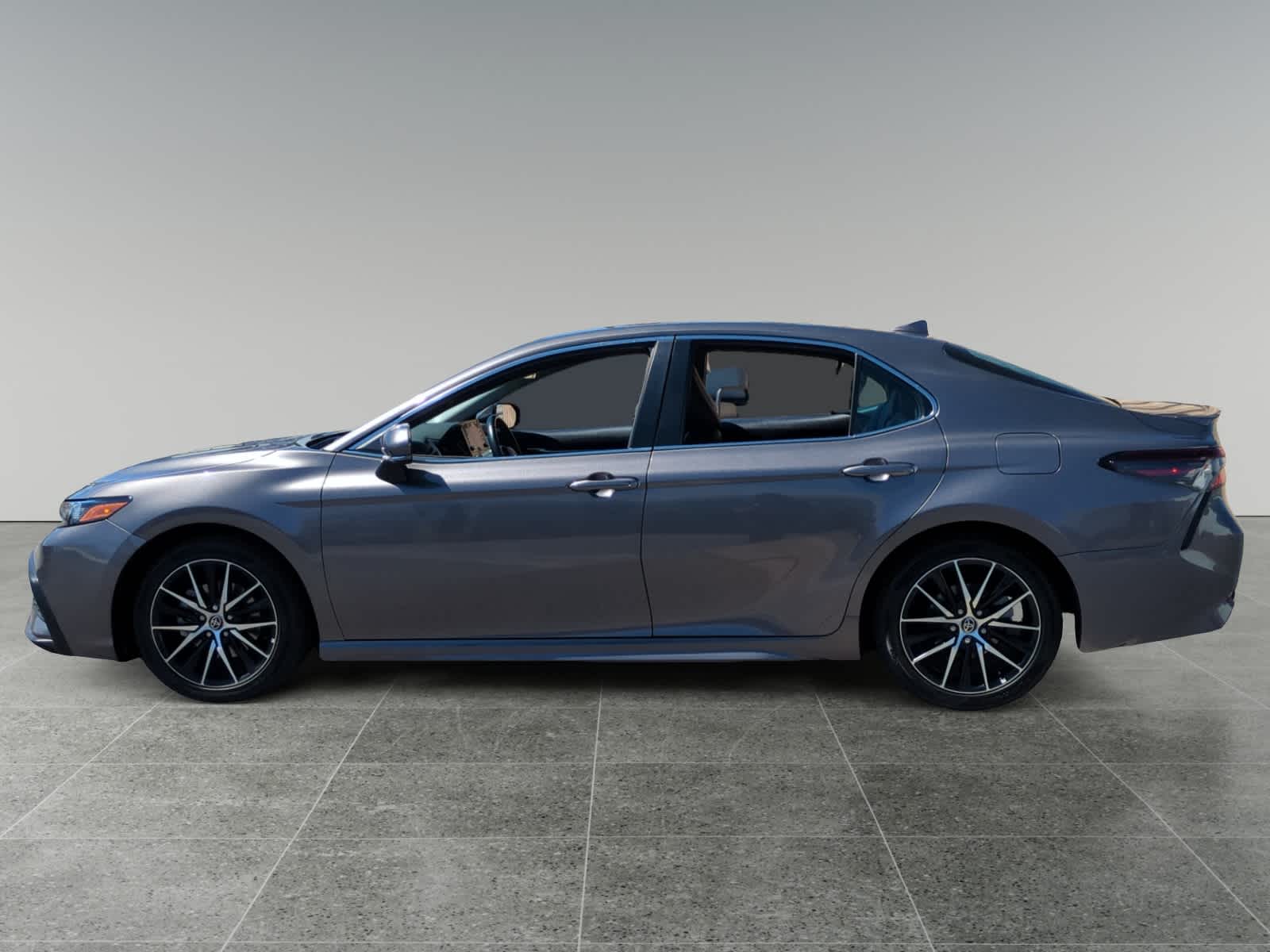 2023 Toyota Camry SE photo 2