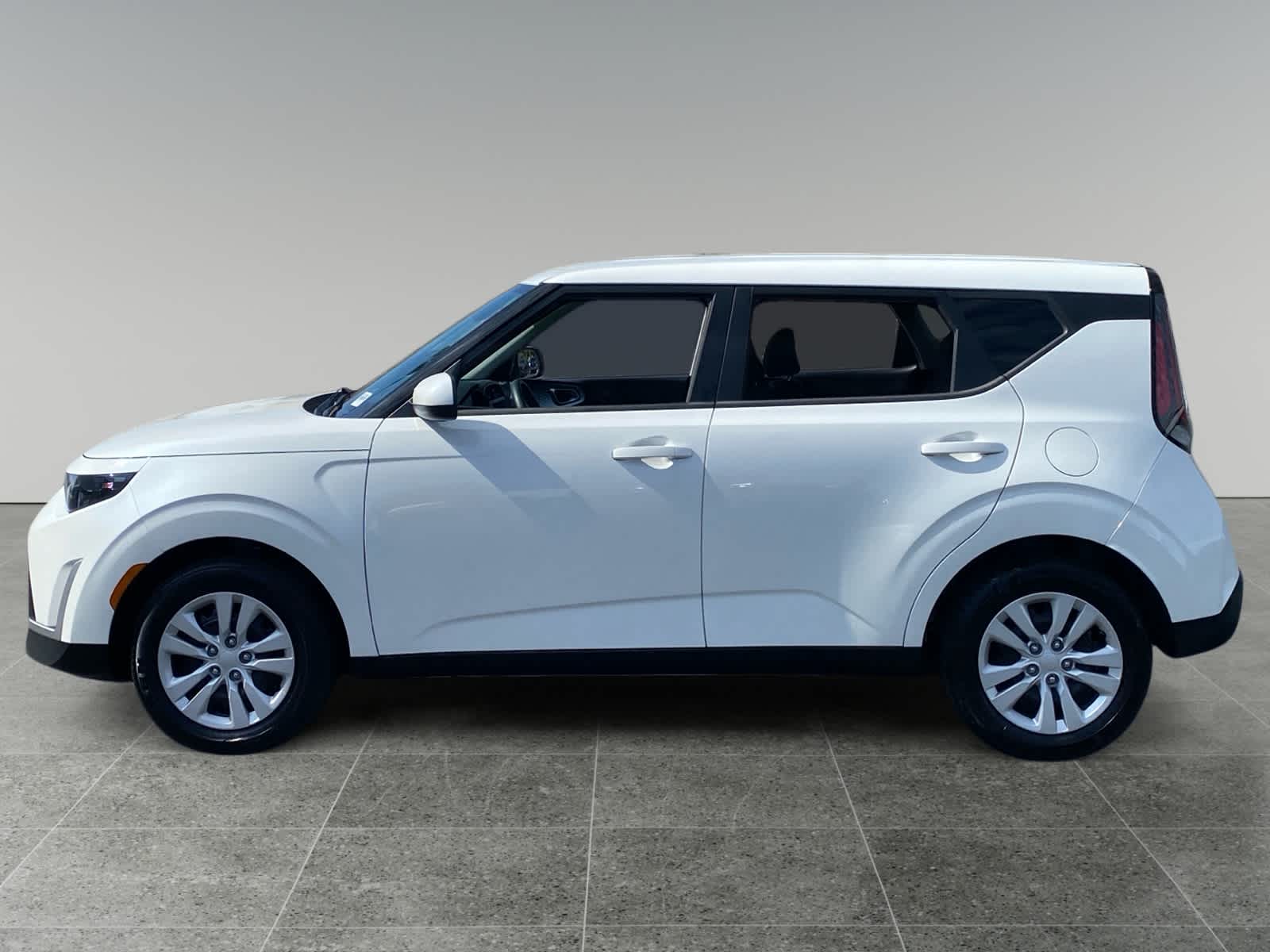 2025 Kia Soul LX photo 2