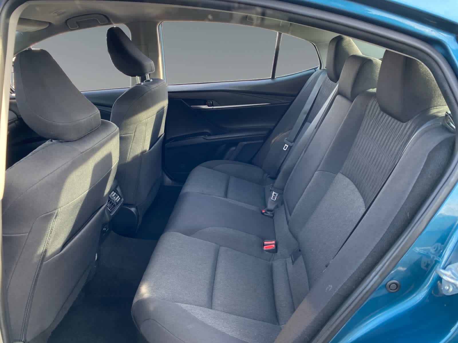 2025 Toyota Camry LE - Photo 13