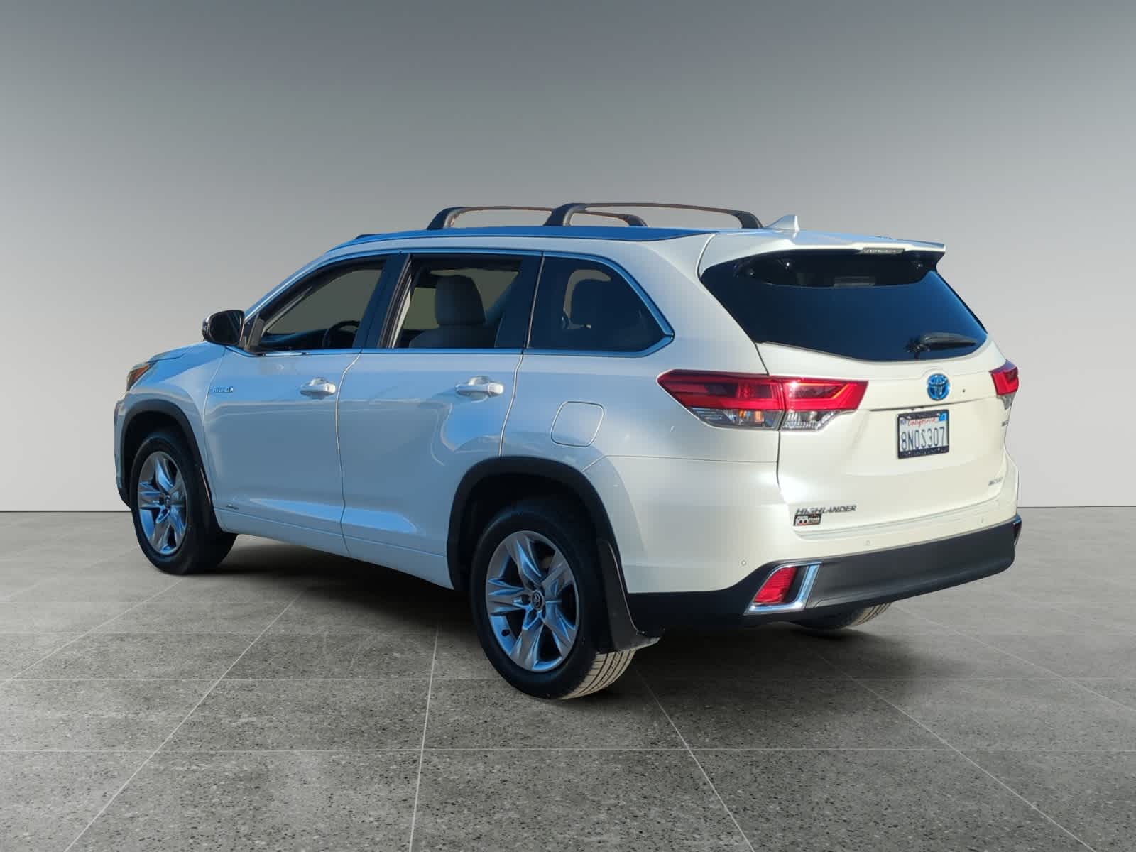 2019 Toyota Highlander Hybrid Limited photo 3