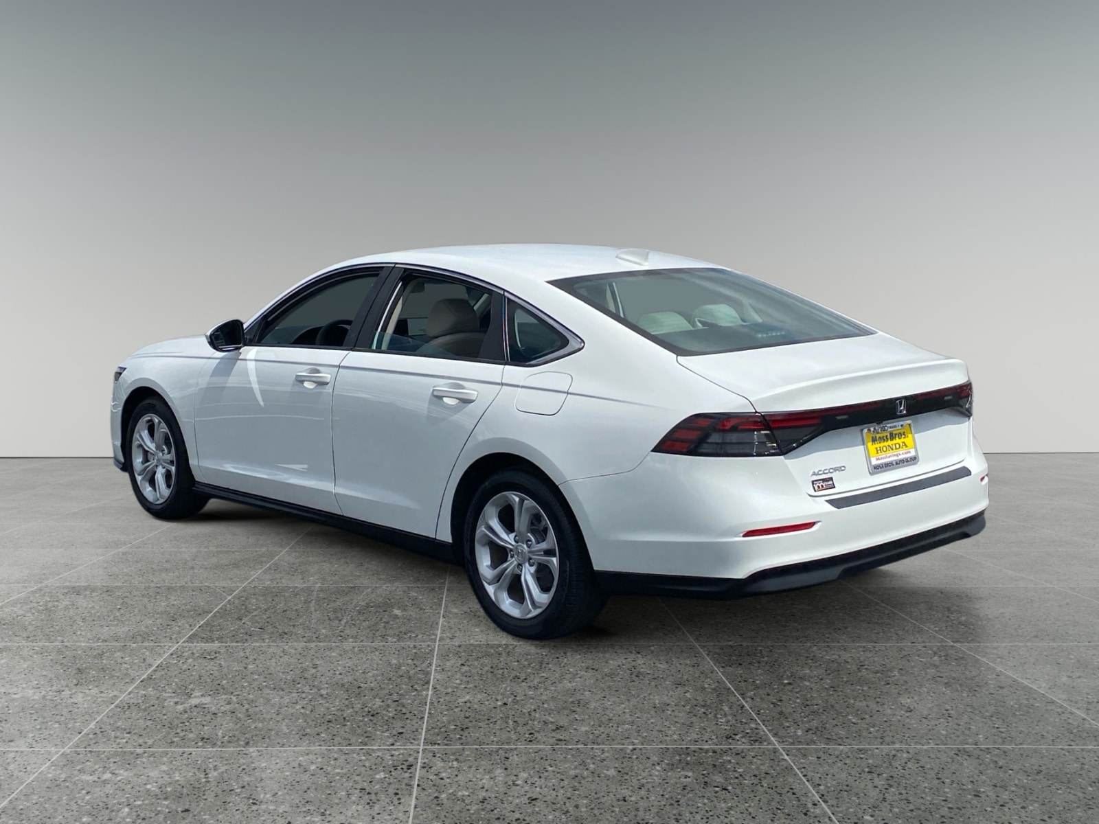 View vehicle photo 3