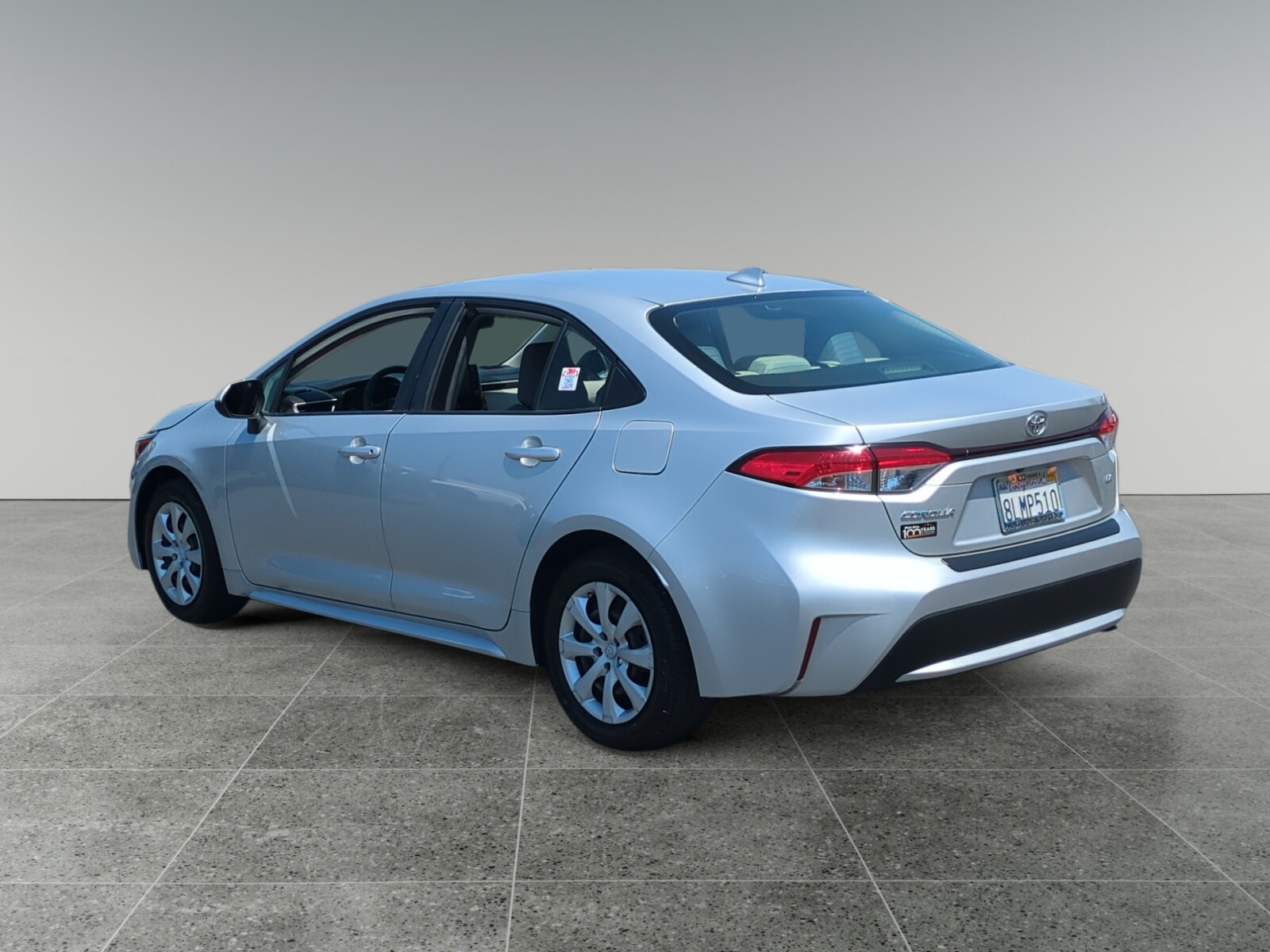 2020 Toyota Corolla LE photo 3