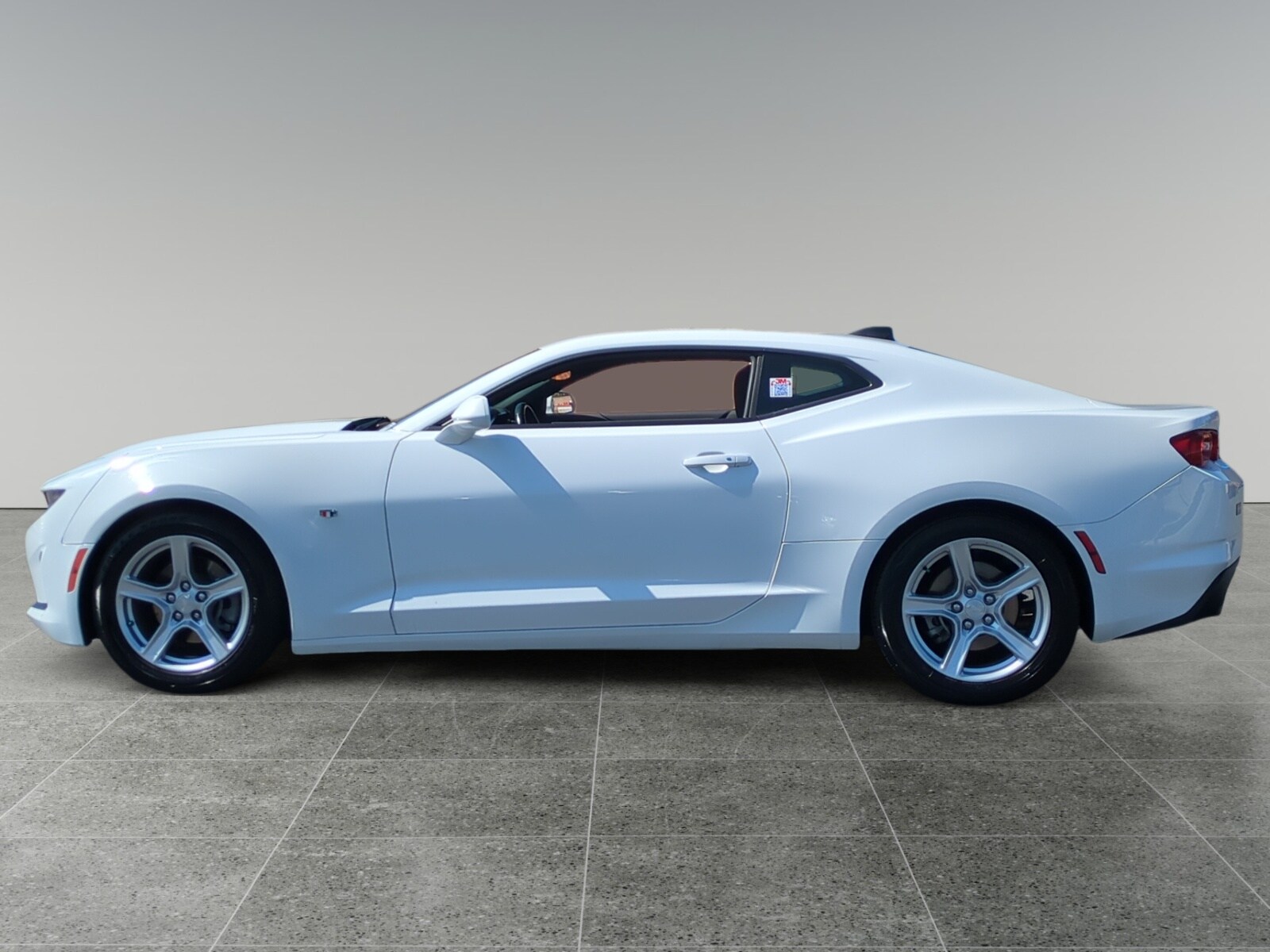 2023 Chevrolet Camaro 1LT photo 2