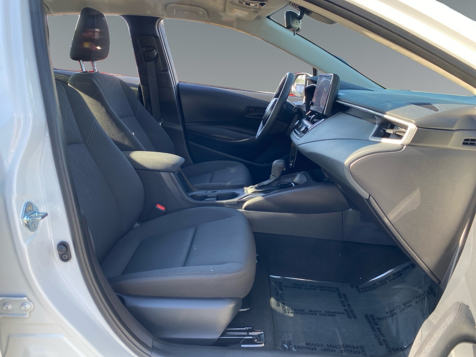 2026 Toyota Corolla LE - Photo 15