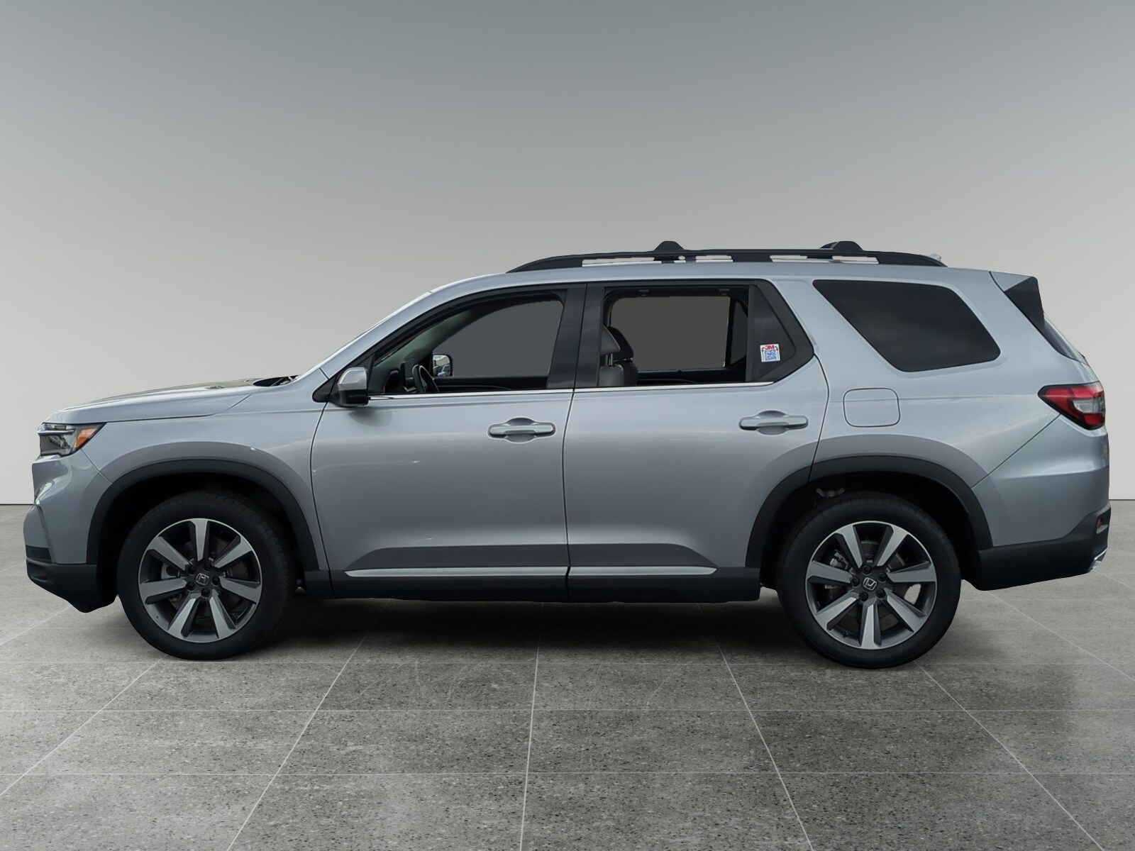 2024 Honda Pilot Touring photo 2