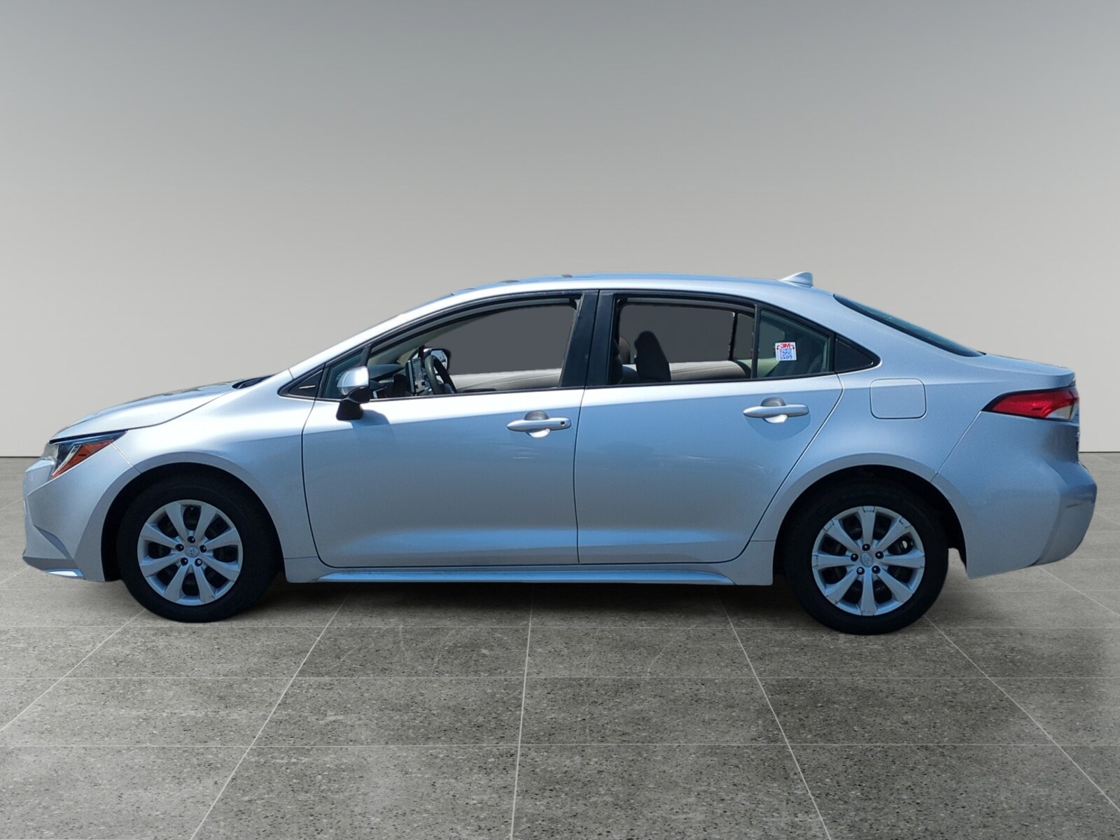 2020 Toyota Corolla LE photo 2