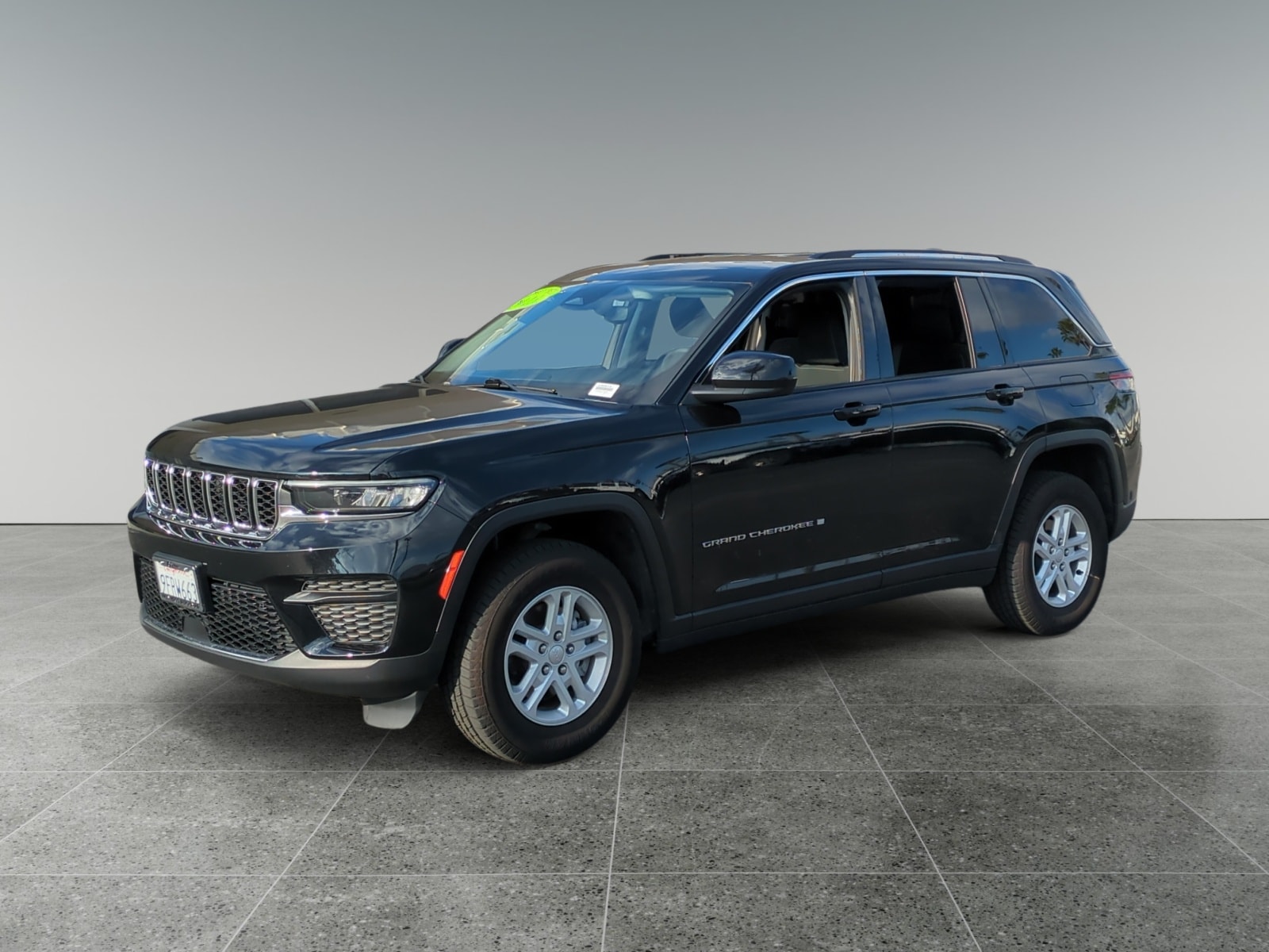 2023 Jeep Grand Cherokee Laredo's photo