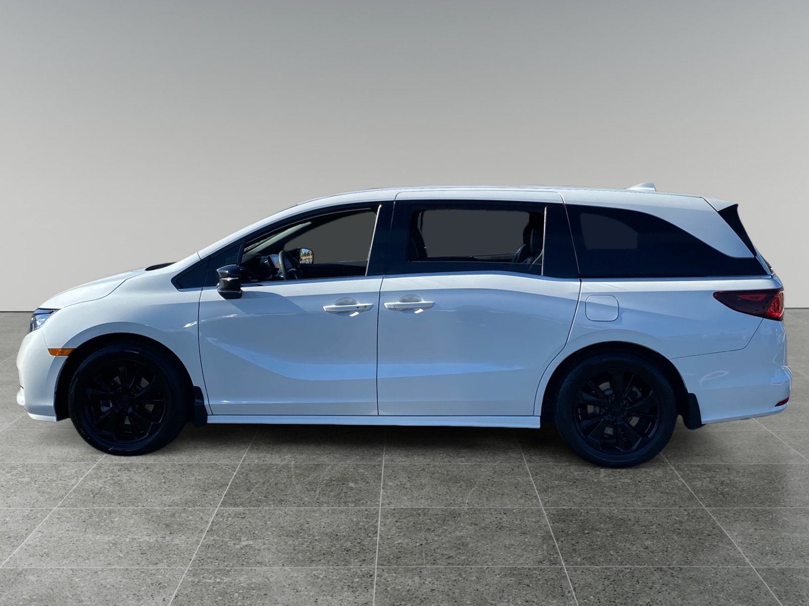 2023 Honda Odyssey Sport photo 2