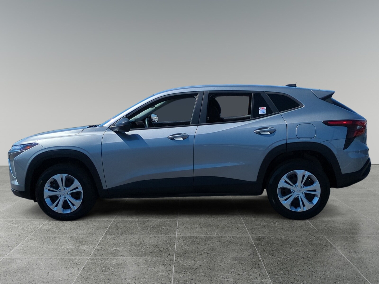 2024 Chevrolet Trax LS photo 2
