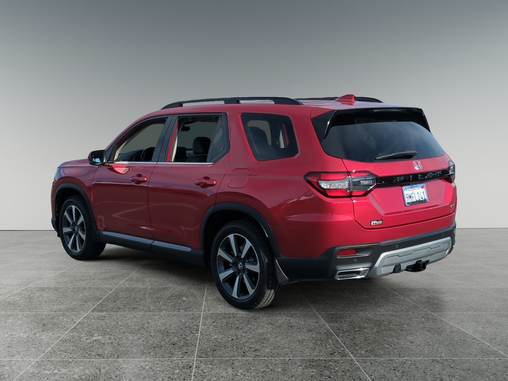 Used 2024 Honda Pilot Touring SUV