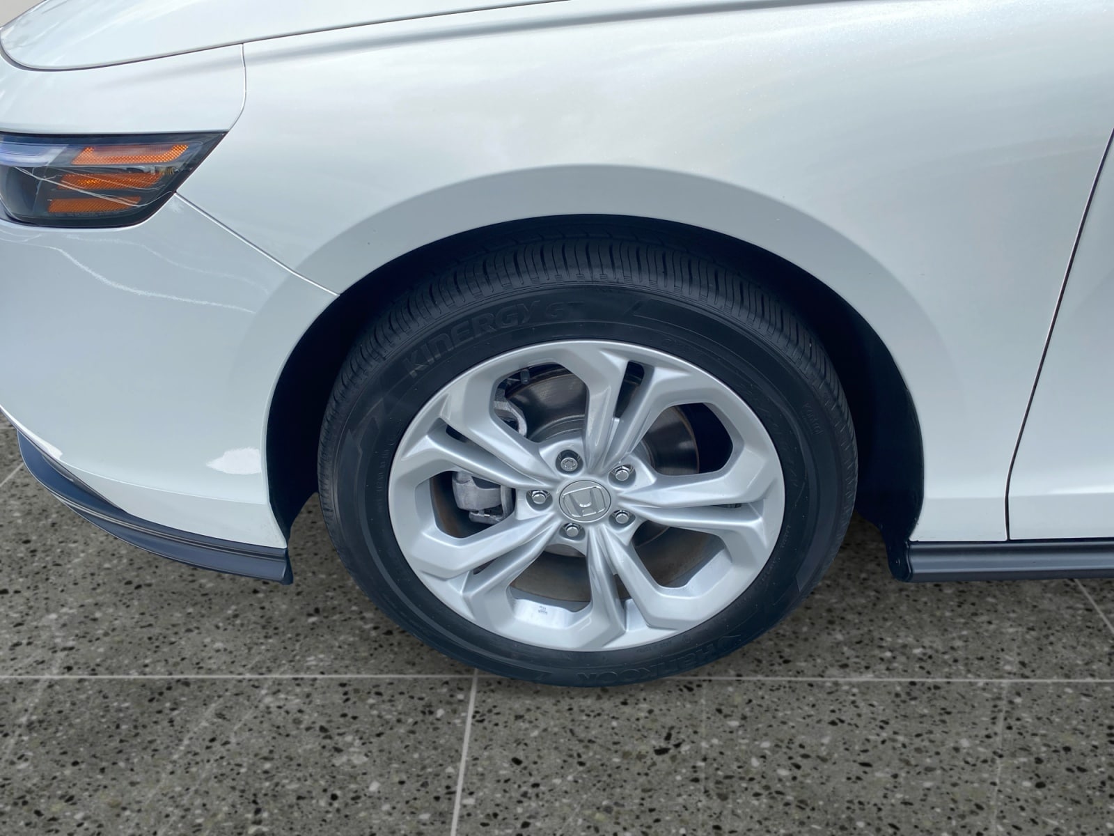 2024 Honda Accord LX - Photo 14