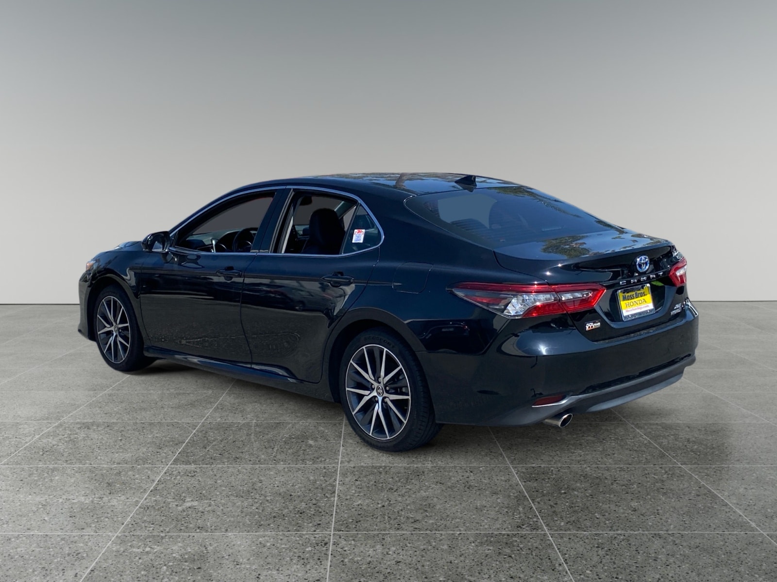 2024 Toyota Camry Hybrid XLE photo 3