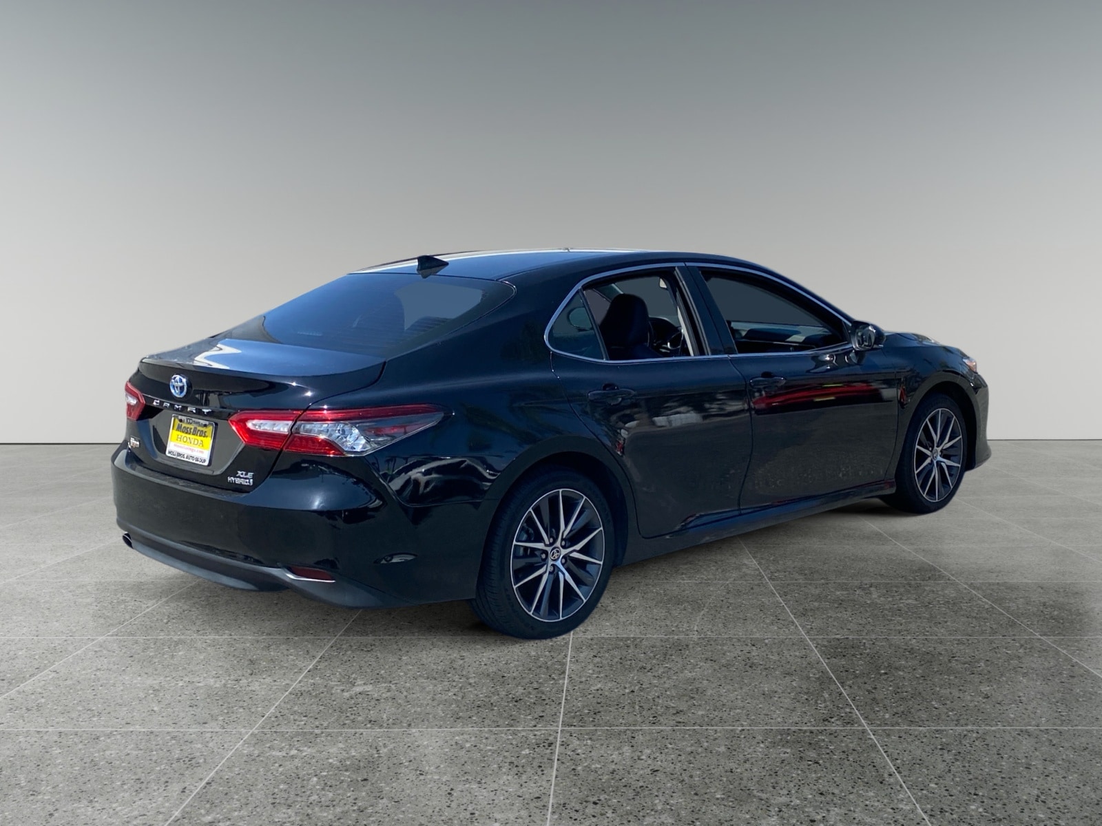 2024 Toyota Camry Hybrid XLE photo 5