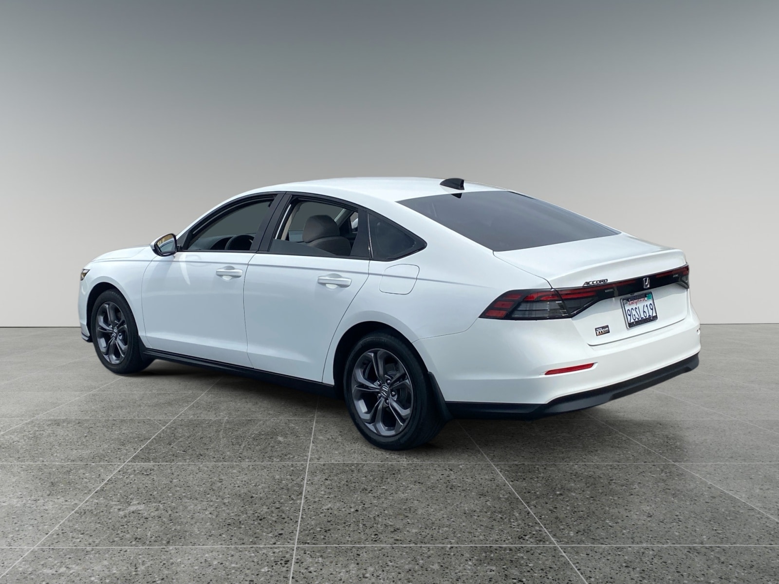 2023 Honda Accord EX - Photo 3