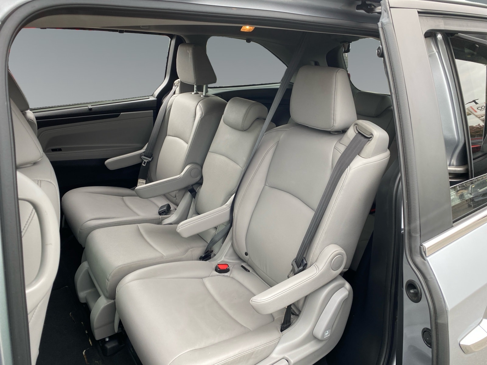 2024 Honda Odyssey EX-L - Photo 13